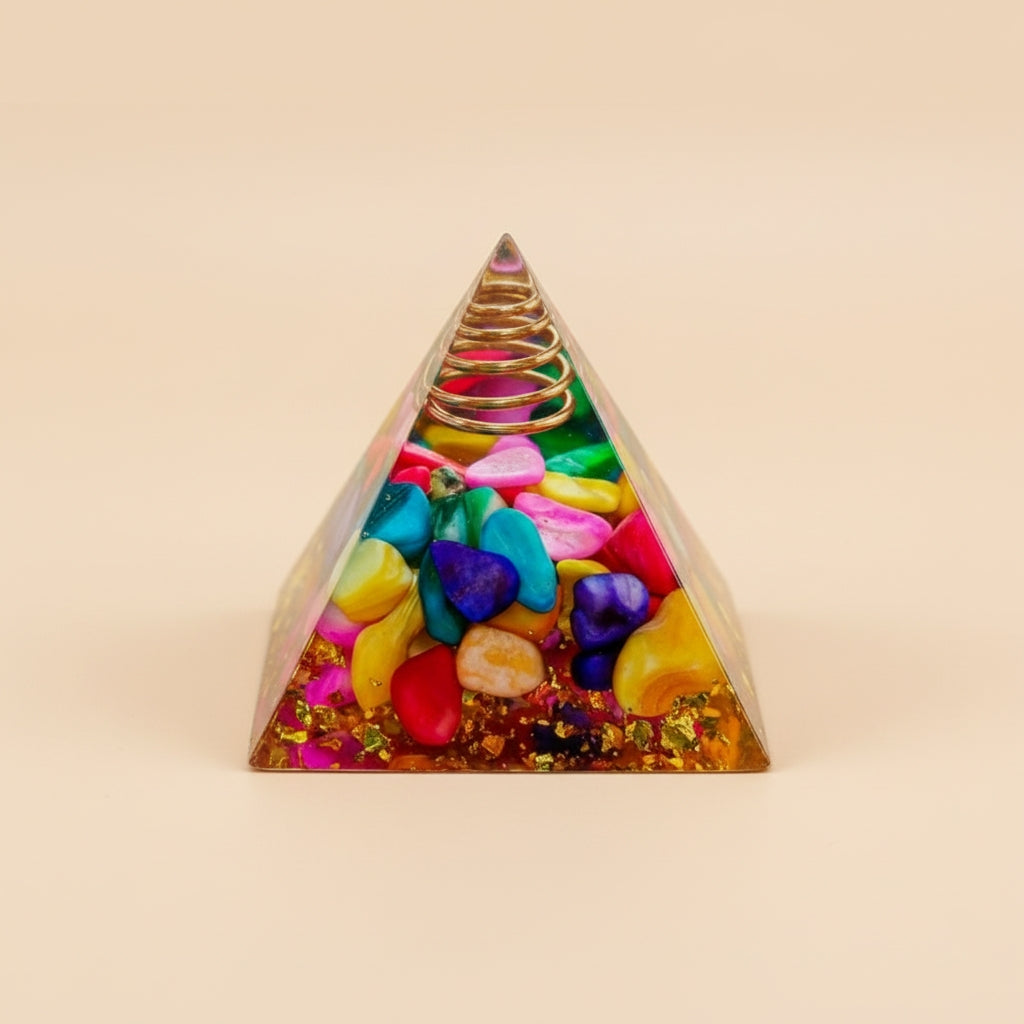 Pyramide en Cristal Naturel avec Feuille d’Or