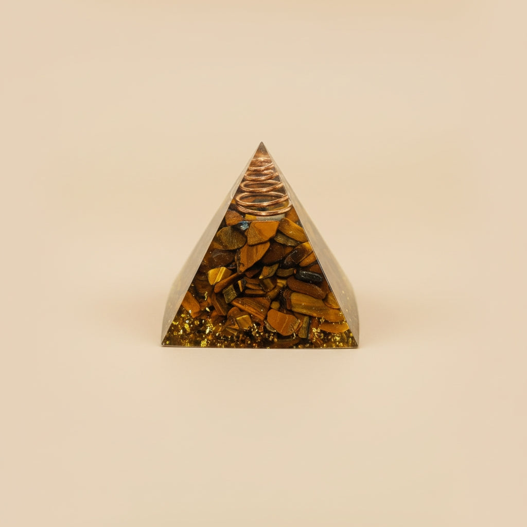 Pyramide en Cristal Naturel avec Feuille d’Or